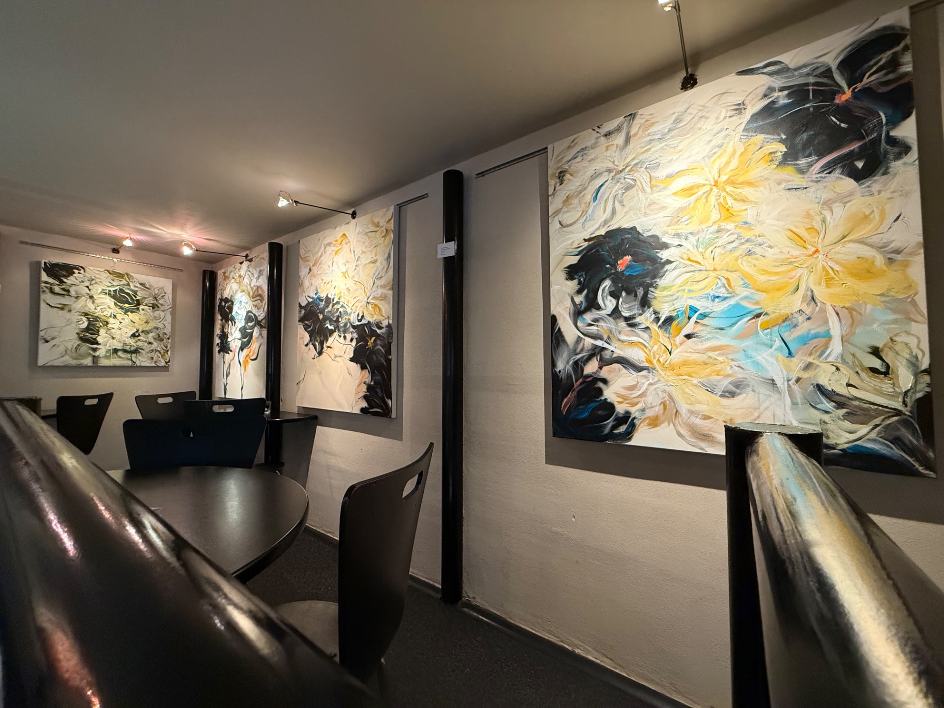 V stavy AZYL Caf Bar Galerie V stavy AZYL Caf Bar Galerie
